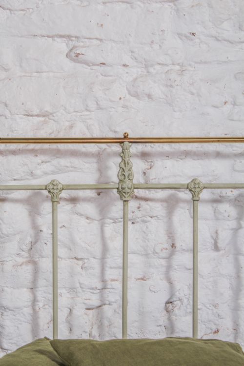 fig 3. Pretty pale green classic Victorian no end double bed