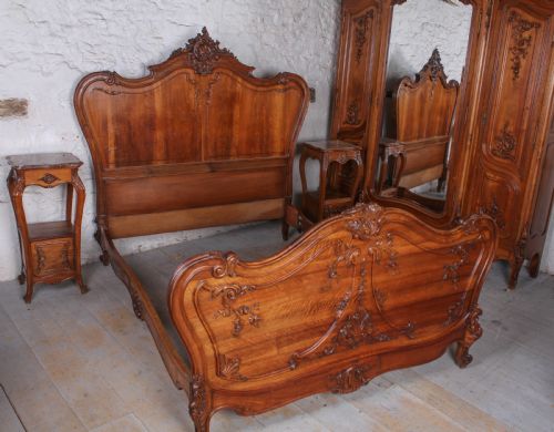SPECTACULAR LOUIS XV STYLE BEDROOM SUITE WITH KING SIZE BED - ADDITIONAL PHOTO 7