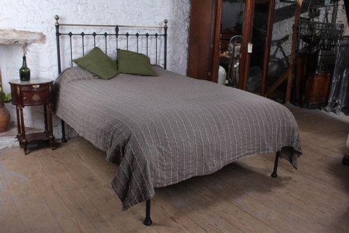 Classic Victorian No End Black King Size Bed