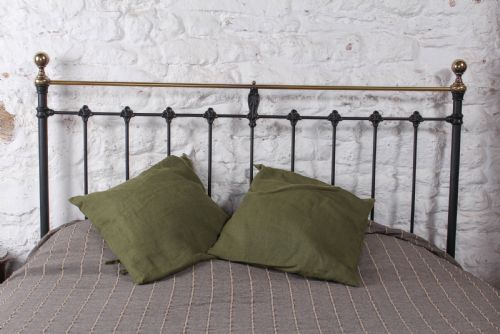 fig 1. Classic Victorian no end black king size bed
