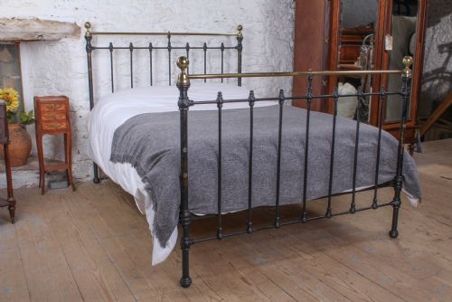 All Original Classic Victorian Double Bed with Transfers