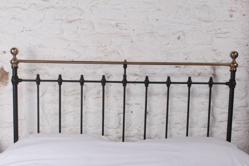 fig 1. Traditional classic Victorian king size brass and iron