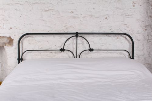 fig 1. Irish all iron Obsidian green king size no end bed