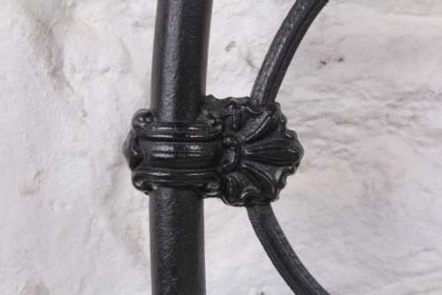 fig 2. Simple Irish all iron no end double bed