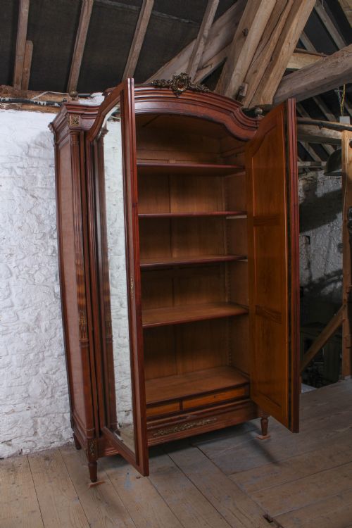 BEAUTIFUL QUALITY PARQUETRY TWO DOOR ARMOIRE BY MERCIER - ADDITIONAL PHOTO 2