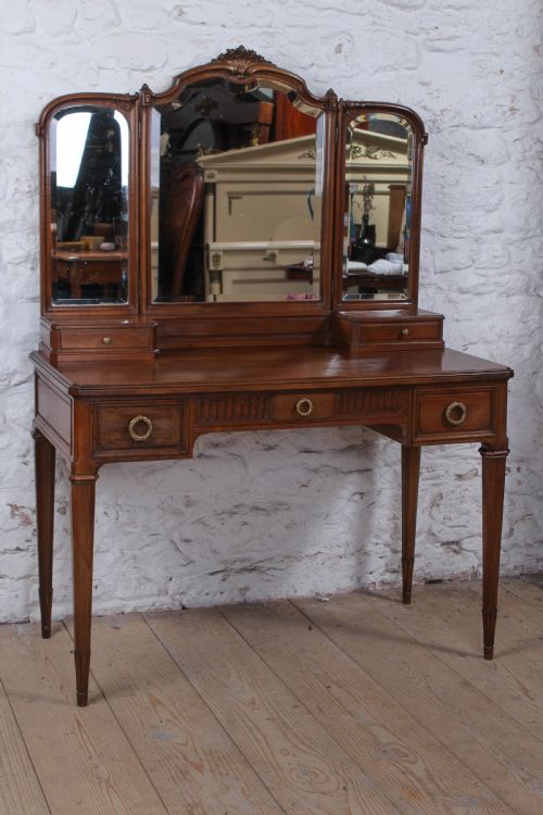 Alluring French Louis Xv Three Mirror Dressing Table