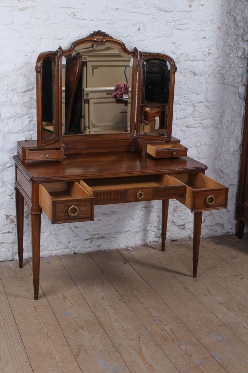 fig 1. Alluring French Louis XV three mirror dressing table