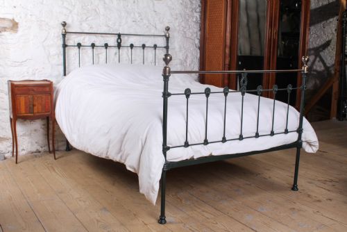 Pretty Queen Size Victorian Brass and Iron Bed
