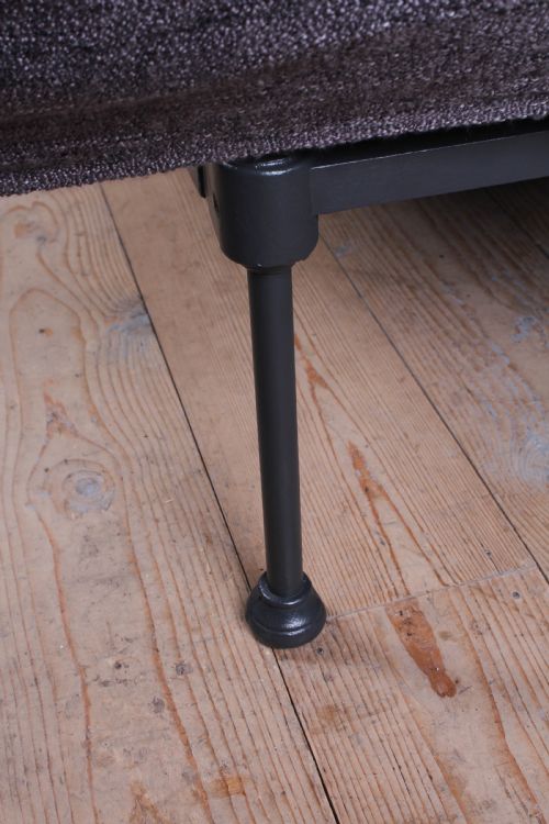 fig 2. Pretty petal detail castings king size no end bed
