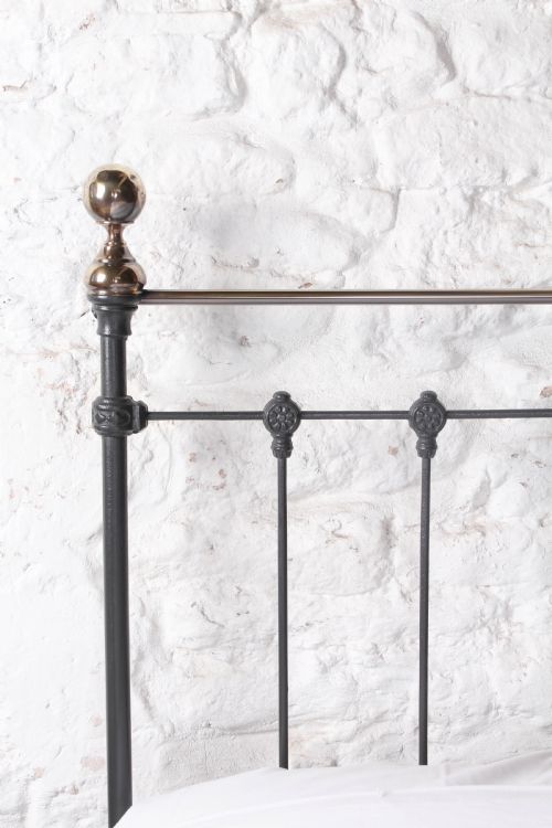 fig 3. Pretty petal detail castings king size no end bed