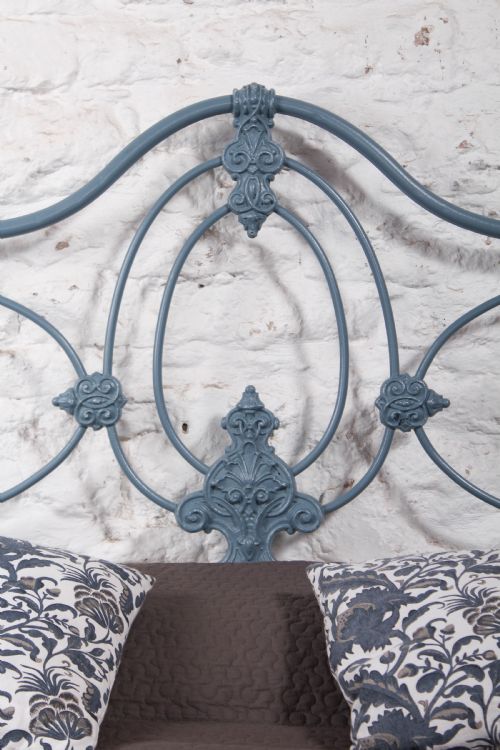 fig 2. Fabulous super king sizeable all iron bed.