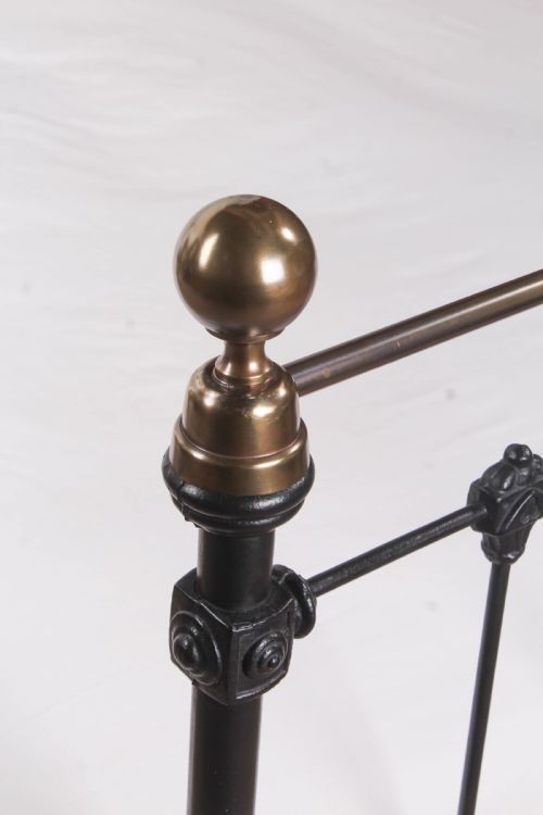 fig 2. Classic Victorian black and brass straight rail double bed