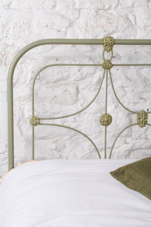 fig 3. Striking all iron Victorian king size no end bed