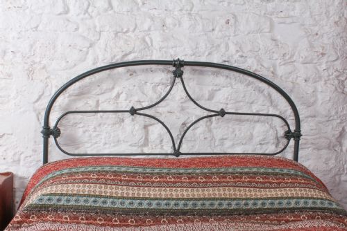 fig 2. Attractive simple Irish all iron no end double bed