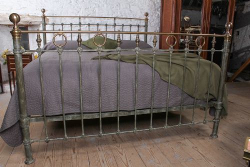 FABULOUS 6FT VICTORIAN GREEN AND BRASS SUPER KING SIZE BED - ADDITIONAL PHOTO 4