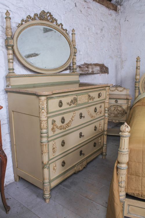 EXQUISITE PAINTED CANED RARE 6' SUPER KING SIZE SUITE WITH BEDSIDES AND DRAWERS - ADDITIONAL PHOTO 6