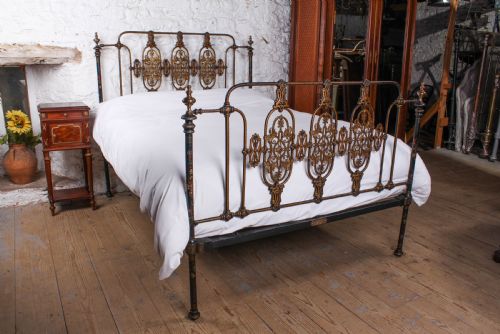 Magnificent Original Winfield King Size Bed