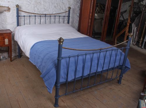 Attractive Edwardian King-size Dip Rail Bed in Custom Paint Colour