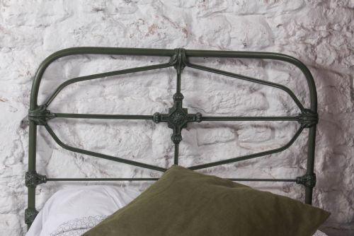 fig 1. Lovely pair of idividual iron no end single green beds (can be joined) 