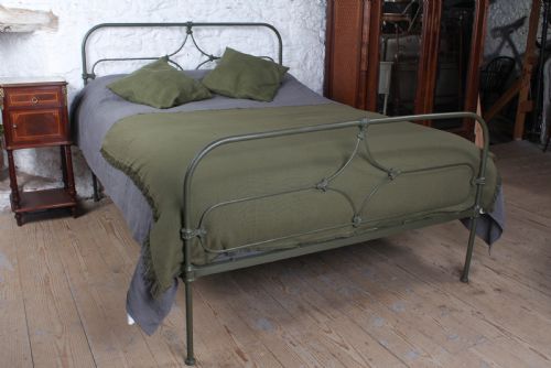 Simple Irish Cottage Style King Size Bed in Green