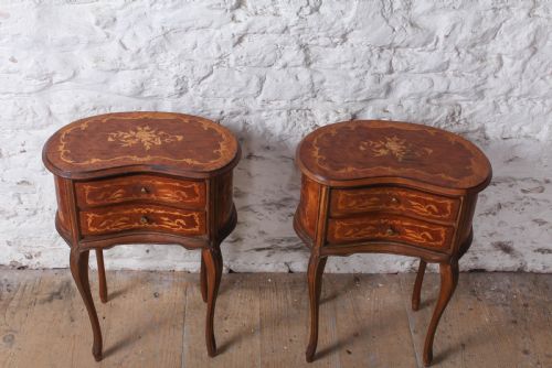 VERY NICE LOUIS XV STYLE KIDNEY SHAPED BEDSIDES - ADDITIONAL PHOTO 2