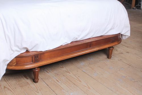 fig 1. Spectacular Empire Style Walnut No-end King-size Bed