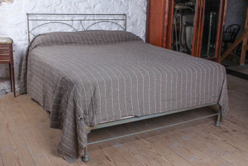 fig 1. Incredibly Attractive and Unique Portuguese King Size No End Bed