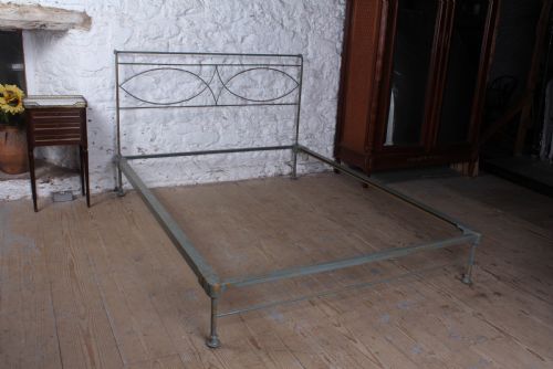 fig 4. Incredibly Attractive and Unique Portuguese King Size No End Bed