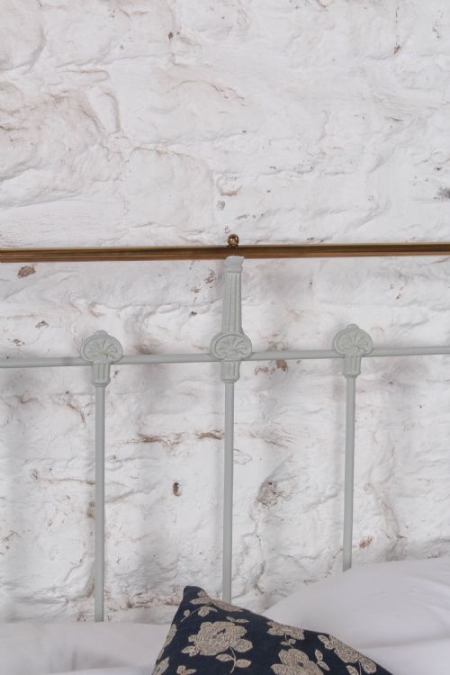 fig 3. Very Nice Victorian No End Small Double Bed