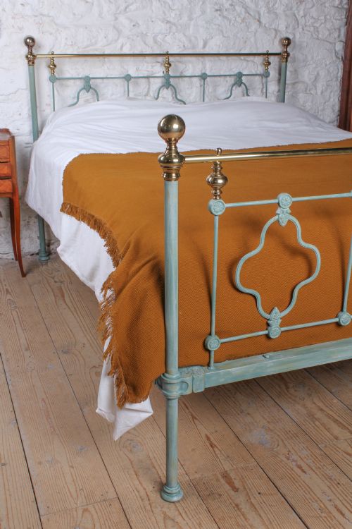 fig 1. Unique and Attractive Victorian King Size Bed 