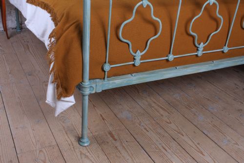 fig 4. Unique and Attractive Victorian King Size Bed 
