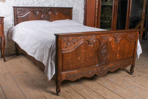 Floral and Foliate Carved Oak Provençale Style King Size Bed