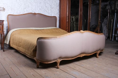 Splendidly Subtle Louis Xv Style Super King Bed