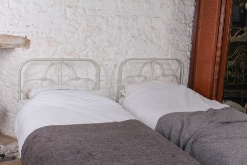 fig 3. Superb Irish Single No End Beds (can be Joined)