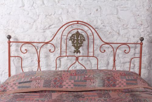 fig 1. Very lovely Portuguese king size no end bed