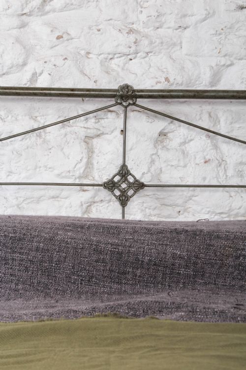 fig 2. Charming Irish Double No End Bed