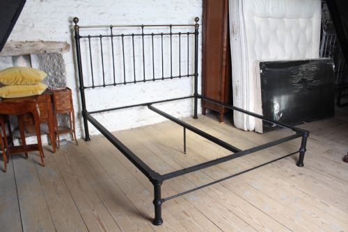fig 4. Unique and timeless Classic Victorian super king size no-end bed