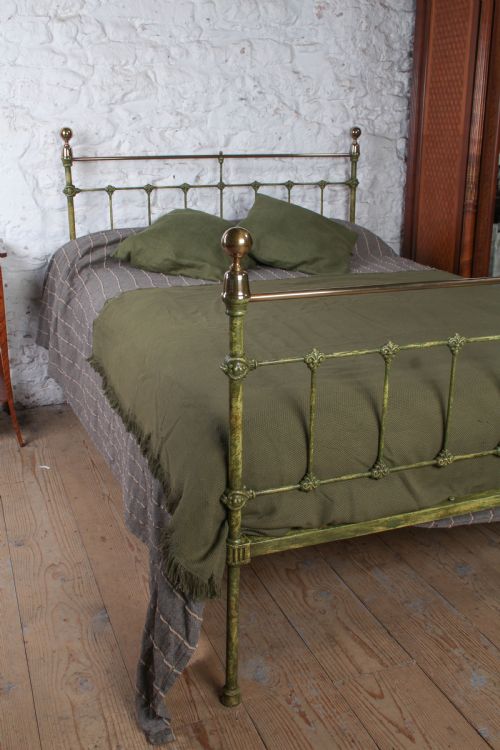 fig 1. Victorian Double Bed in Gorgeous Greens