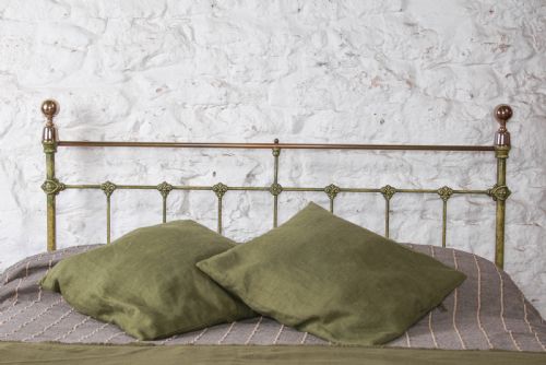 fig 3. Victorian Double Bed in Gorgeous Greens