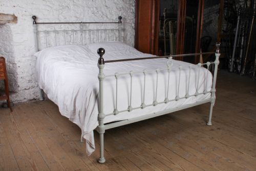 Classic Victorian Straight Rail  Attractive Upstand King Size Bed