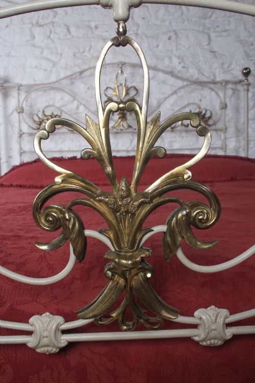 fig 5. Magnificent Winfield kingsize bed