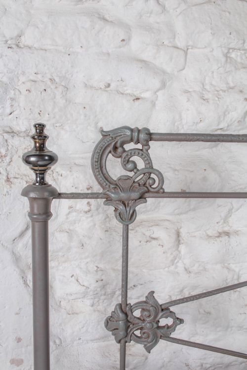 fig 3. Gorgeous Victorian King Size No End Bed