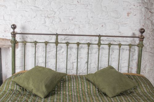 fig 4. Gorgeous Paint Finish Super King Victorian Bed