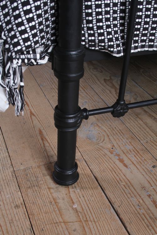 fig 3. Timeless Dip rail Brass and iron Bedstead