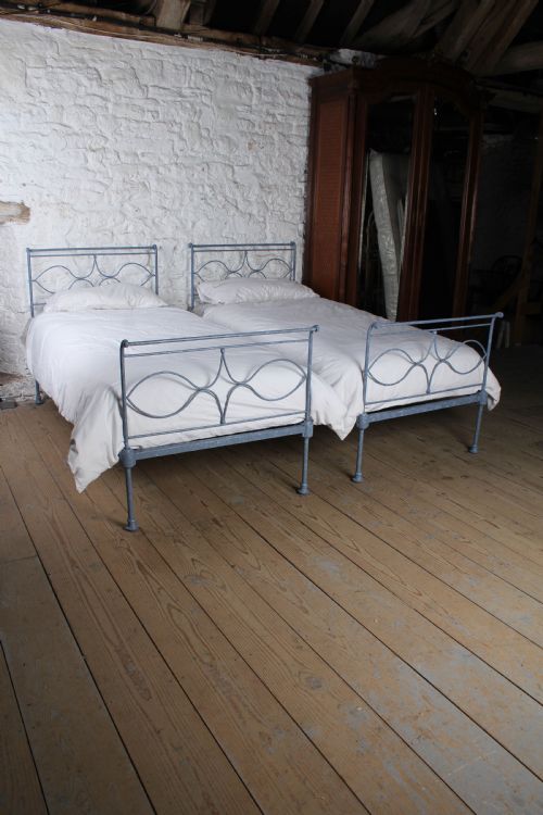 fig 1. Incredibly attractive Pair of Portuguese Single Beds – Can be Joined