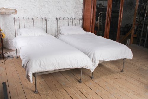 LOVELY PAIR OF SIMPLE FORGED IRON SINGLE BEDS CAN BE JOINED - ADDITIONAL PHOTO 1