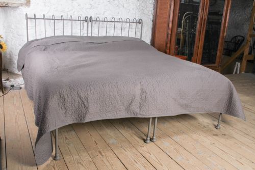 LOVELY PAIR OF SIMPLE FORGED IRON SINGLE BEDS CAN BE JOINED - ADDITIONAL PHOTO 4