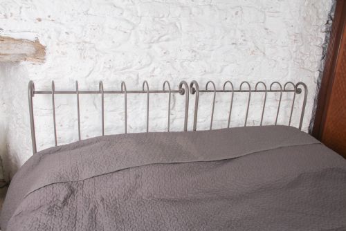 LOVELY PAIR OF SIMPLE FORGED IRON SINGLE BEDS CAN BE JOINED - ADDITIONAL PHOTO 5
