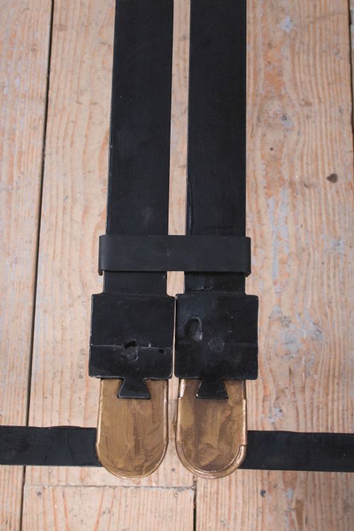 fig 1. Lovely Pair of Single Brass Platform or No End beds – Can Be Joined.