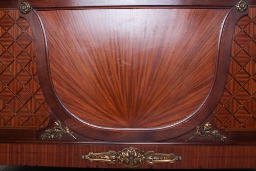 FRENCH EMPIRE MAHOGANY AND FRUITWOOD PARQUETRY 5' KING SIZE BED - ADDITIONAL PHOTO 7